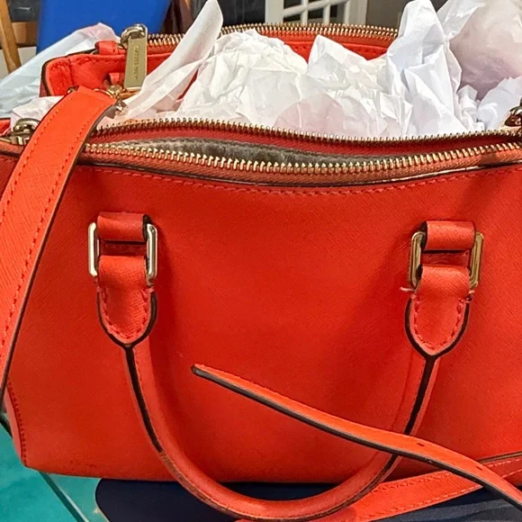 Michael Kors Vibrant  Satchel - Picture 3 of 8